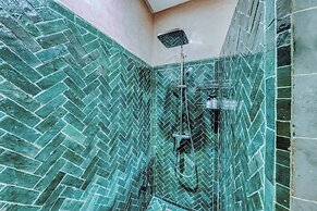 Riad Valentine