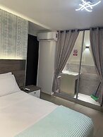 Luxury Liv Limonar