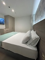 Luxury Liv Limonar
