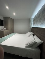 Luxury Liv Limonar