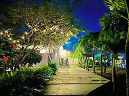 Eagle Stays Aruba