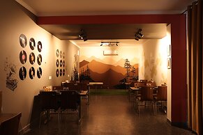 Haven Hotel Sector 31,Gurugram