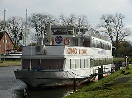 Hausboot in Ueckermuende