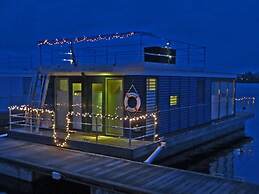 Hausboot am Xantener Nordsee