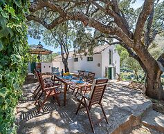 Charming Farmhouse With Private Pool
