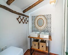 Charming Farmhouse With Private Pool