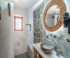 Charming Farmhouse With Private Pool