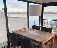 Hausboot am Xantener Nordsee