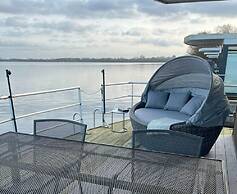 Hausboot am Xantener Nordsee
