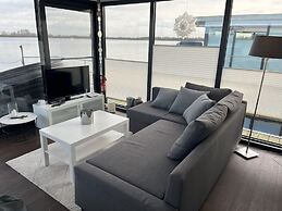 Hausboot am Xantener Nordsee