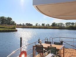 Hausboot in Ueckermuende