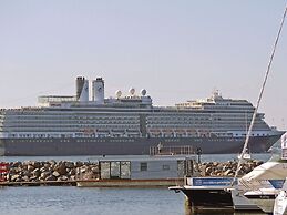 Hausboot in Laboe an der Kieler Foerde