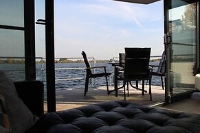 Hausboot am Xantener Nordsee