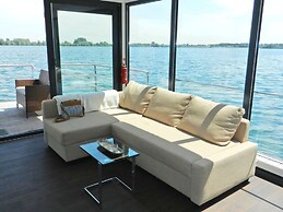 Hausboot am Xantener Nordsee