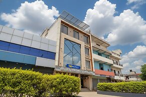 Fabhotel Shrinath Casa Inn