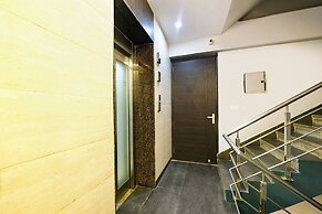 Fabhotel City Suits