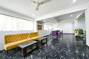 Fabhotel City Suits