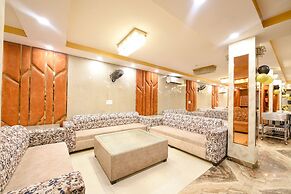 Fabhotel Royal Mountain