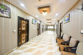Fabhotel Royal Mountain