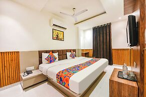 Fabhotel Shri Sai Dx