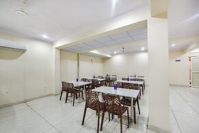 Fabhotel Palm Paradise