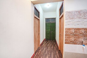 Fabhotel Triweni Palace