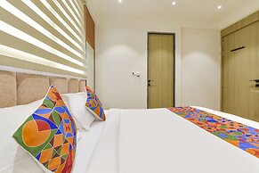 Fabhotel Villa Inn