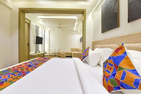 Fabhotel Villa Inn