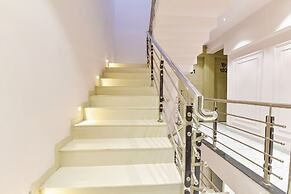 Fabhotel Villa Inn