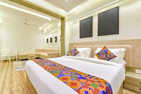 Fabhotel Villa Inn