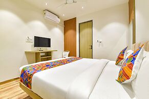 Fabhotel Villa Inn