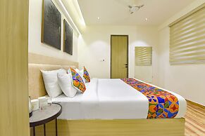 Fabhotel Villa Inn