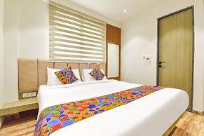Fabhotel Villa Inn