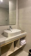 LYNN Hotel Tuban