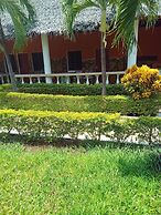 Diani Campsite & Cottages