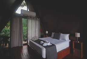 Yarumo Lodge Río Celeste Black Chalets