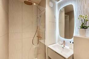 Suites FL by Sweett