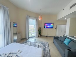 Snug Studio With City Views, Perfect For Couples