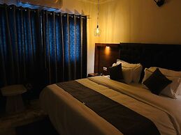 Hotel 7 Cr