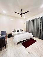 Hotel 7 Cr
