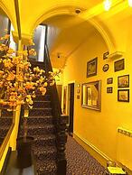 Athol House