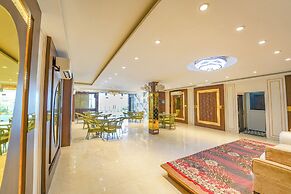Shiv Rudraksh Resort - Near Assi Ghat