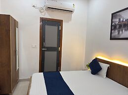 Shree Radha Vallabh Palace- 800 m from prem mandir