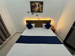 Shree Radha Vallabh Palace- 800 m from prem mandir