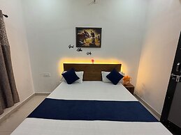 Shree Radha Vallabh Palace- 800 m from prem mandir