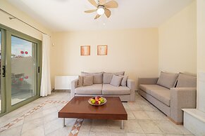 Villa Dinos With Swimming Pool