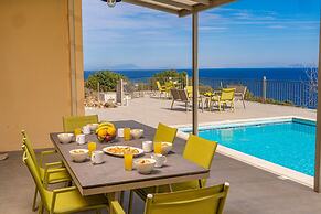 Villa Dinos With Swimming Pool