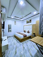 Hotel Aaarav Grand - Mathura Vrindavan