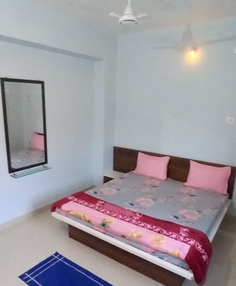 Hotel adiraj palace and lodging