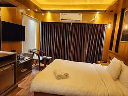 TUPTUP - Resto & Resort